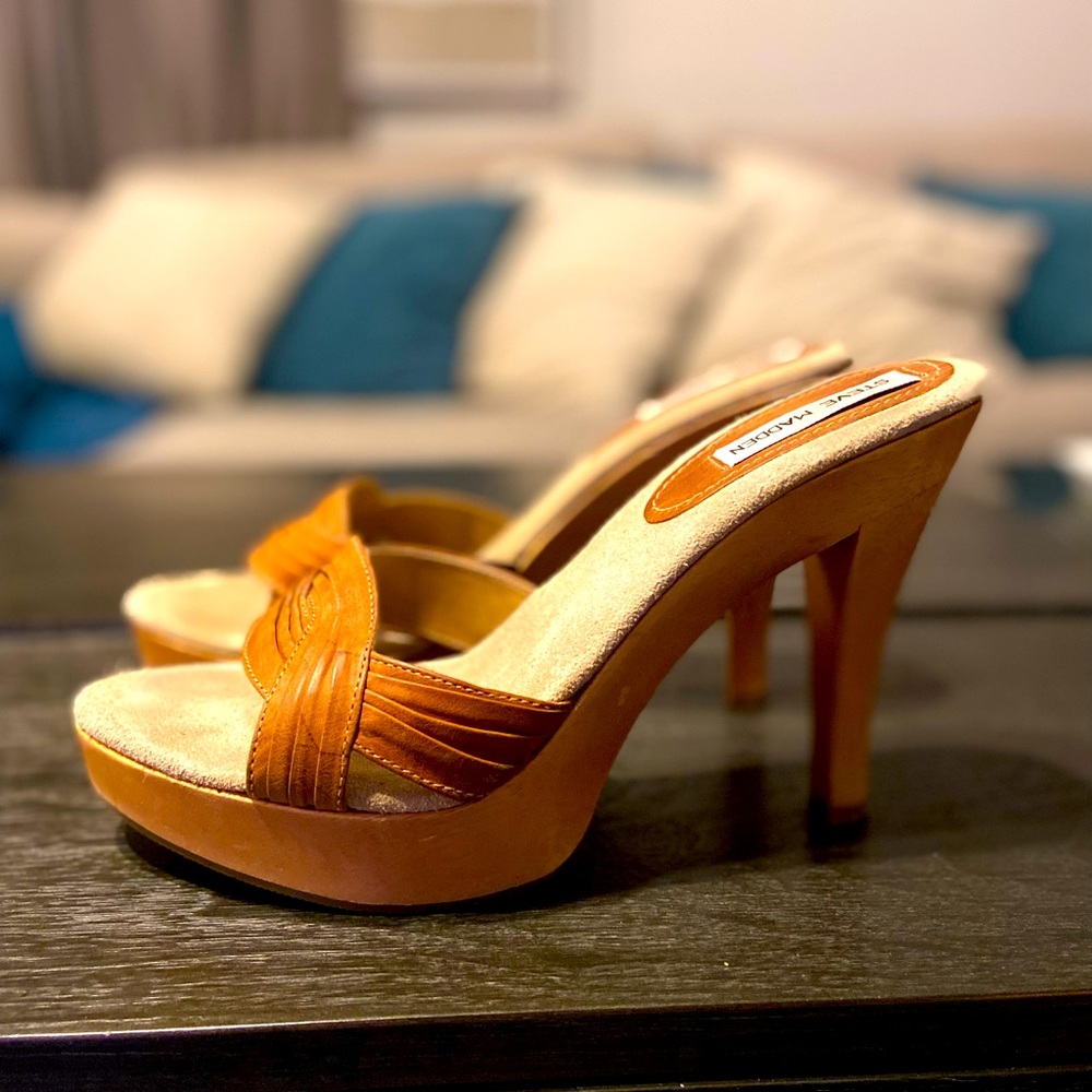 Steve Madden Leather and Wood 5 Inch Stiletto Slip-On Wedge- Sexy! Very 70s…